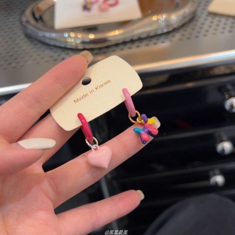 Drop Heart Asymmetrical Earring Huggie Dog