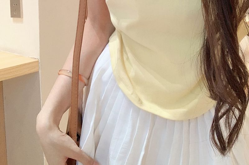 Embroidered Crewneck Crop T-Shirt Short-Sleeve