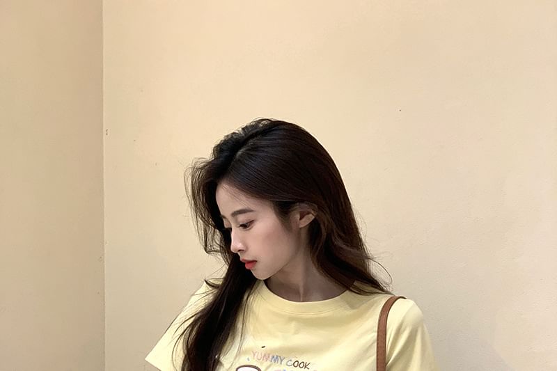 Embroidered Crewneck Crop T-Shirt Short-Sleeve