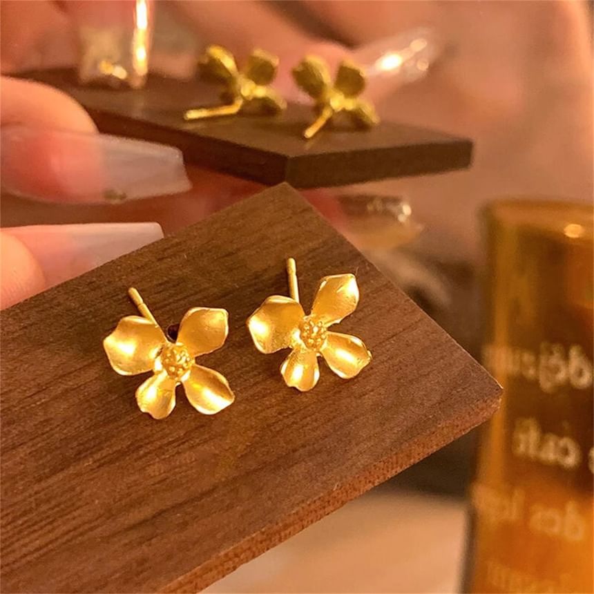 Stud Flower Ear