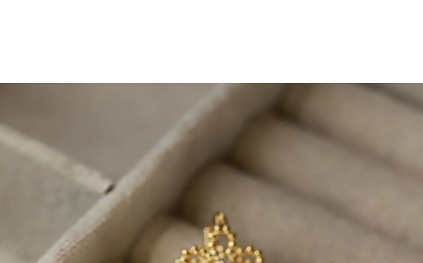 Flower Rhinestone Earring Huggie