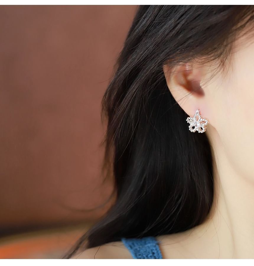 Flower Rhinestone Earring Huggie