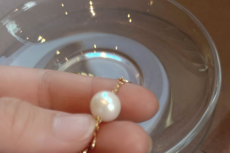 Leaf Faux Choker Pearl