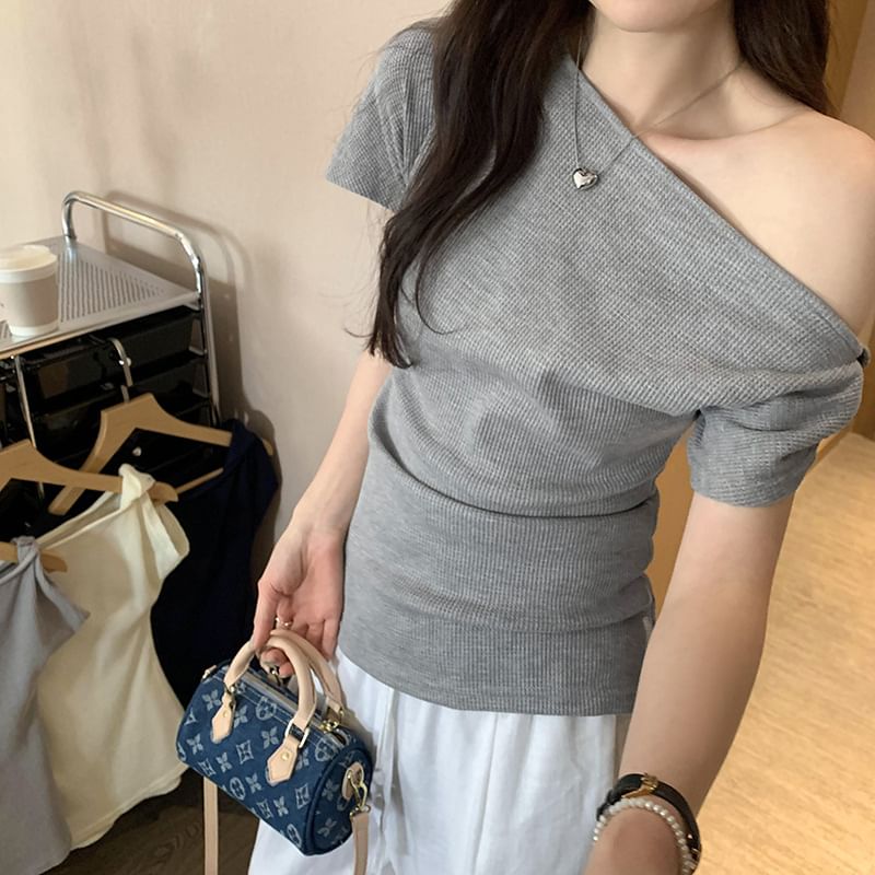 Asymmetrical Tee Plain Short-Sleeve