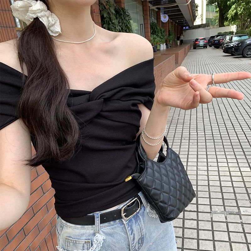 Short-Sleeve Off Top Twisted Shoulder Plain