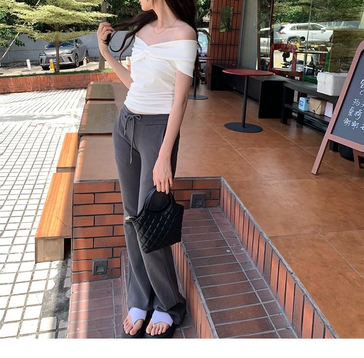 Short-Sleeve Off Top Twisted Shoulder Plain