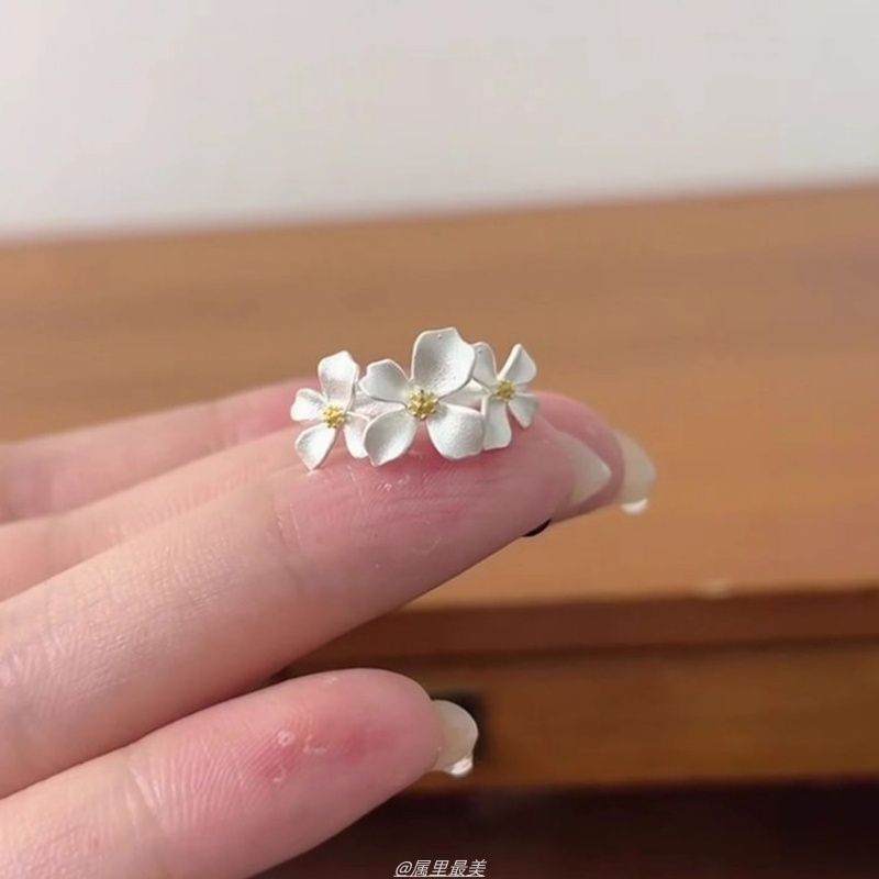 Floral Open Ring Alloy