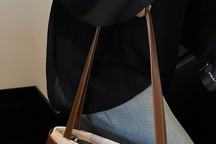 With Bag Pouch Belted Tote