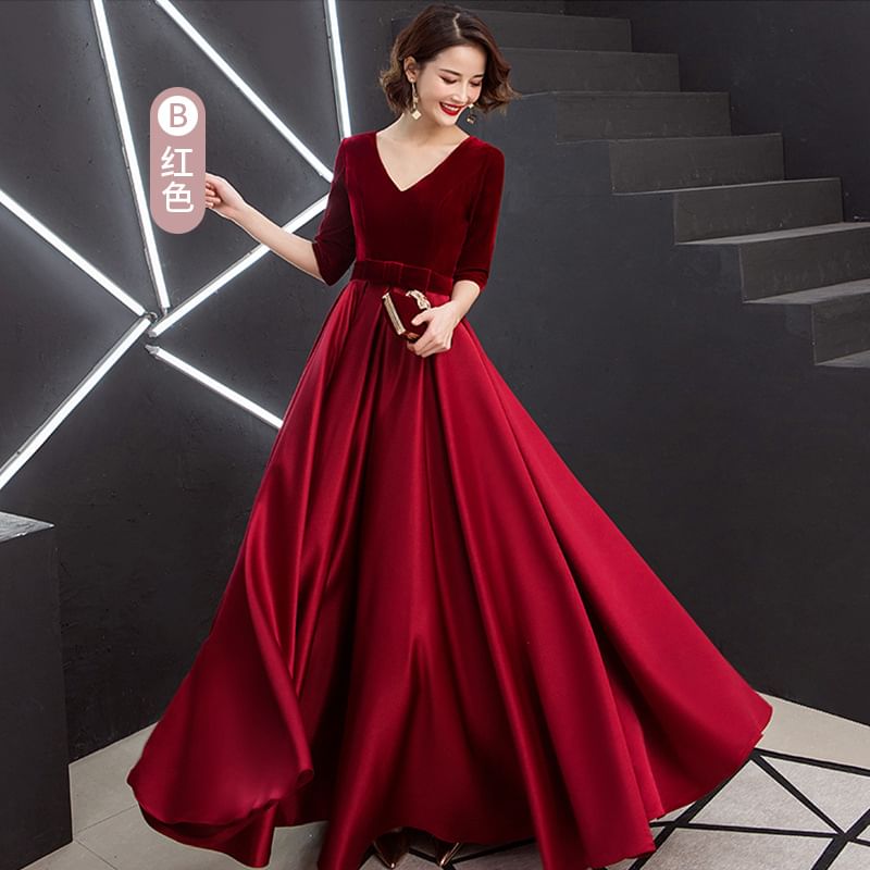 Velvet Short-Sleeve A-Line Gown Plain Evening V-Neck