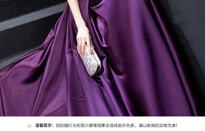 Velvet Short-Sleeve A-Line Gown Plain Evening V-Neck