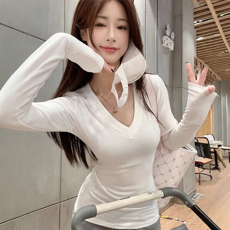 Plain V-Neck Long-Sleeved T-Shirt