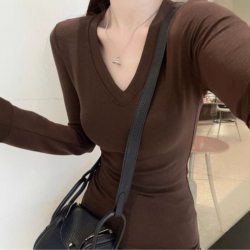 Plain V-Neck Long-Sleeved T-Shirt