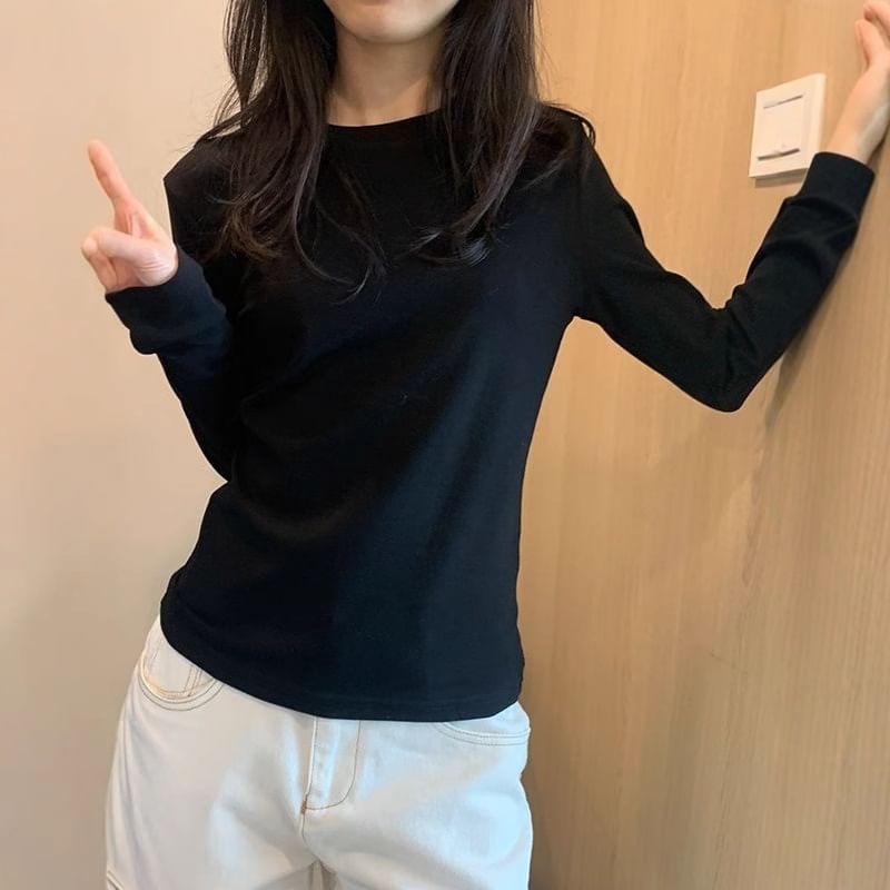 Plain Round Neck Long-Sleeved Tee