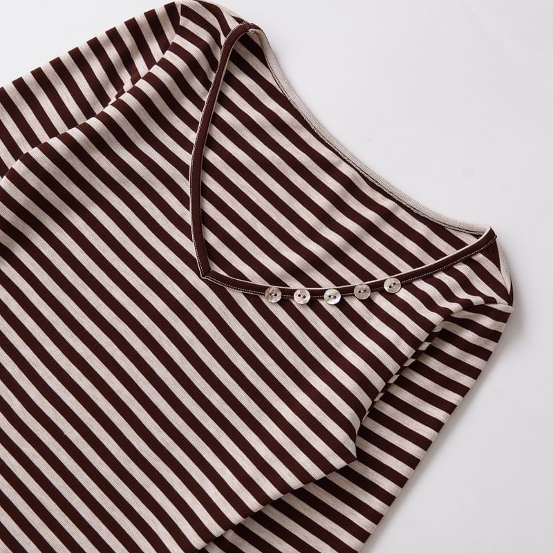 Striped Slim-Fit V-Neck Long-Sleeved Tee