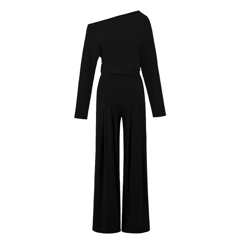 Off-Shoulder Asymmetric Neck Long-Sleeved Tee