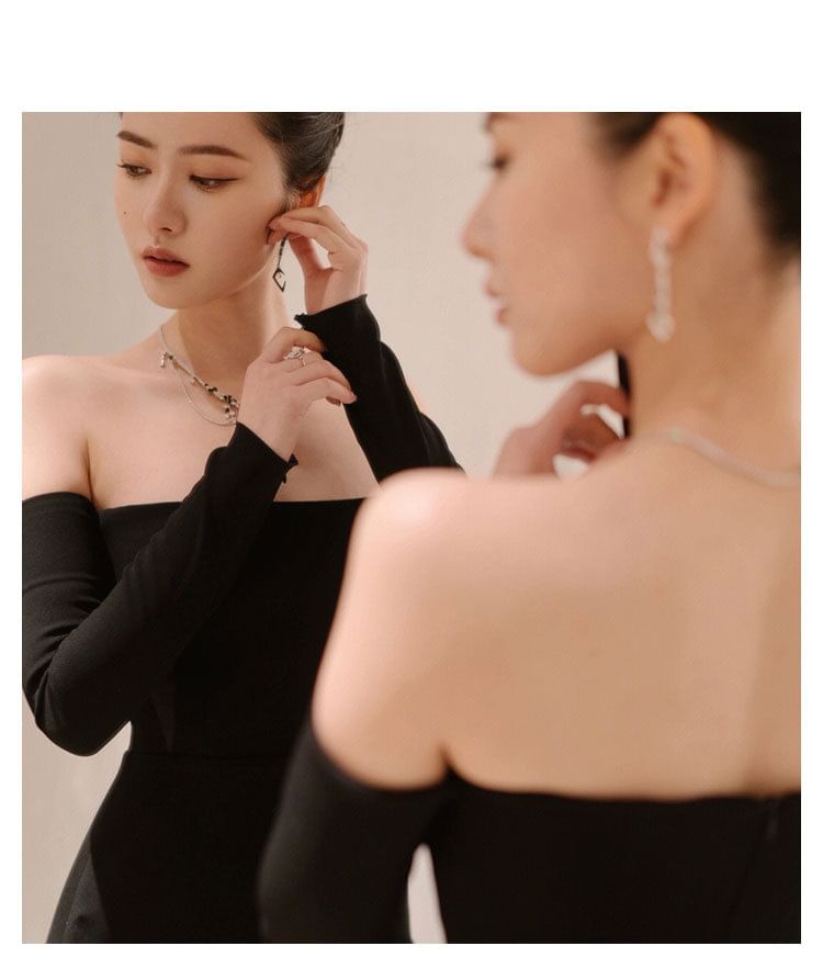 Plain Off-Shoulder Sheath Gown Long-Sleeve Evening