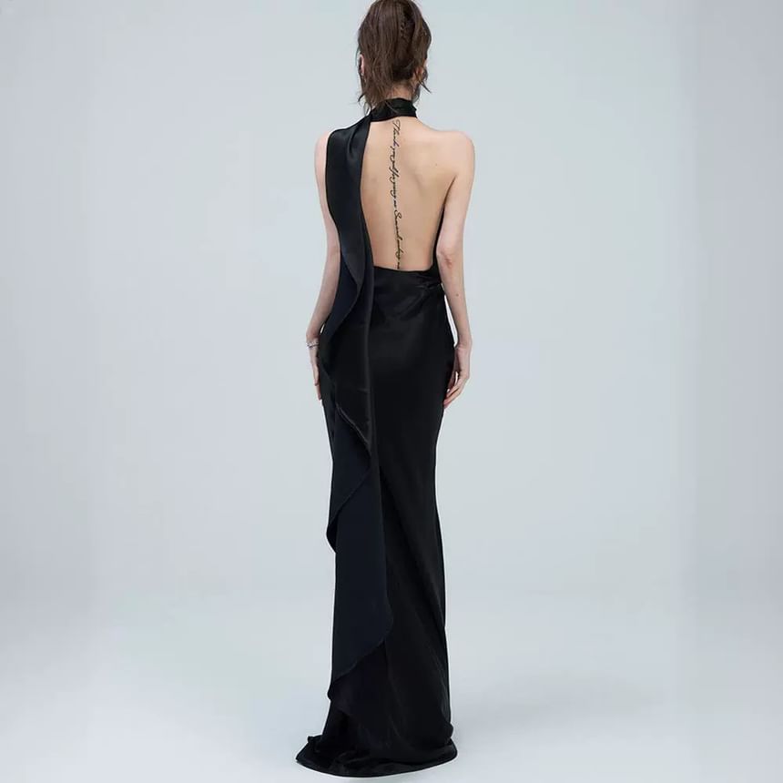 Plain Sheath Evening Back Halter Gown Open