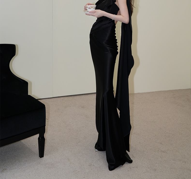 Plain Sheath Evening Back Halter Gown Open