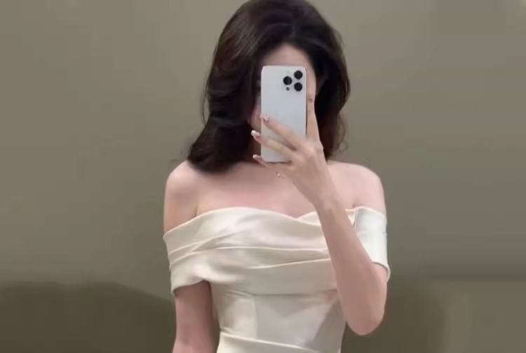 Accent Ruched Off-Shoulder Plain Gown Satin A-Line Bow Wedding