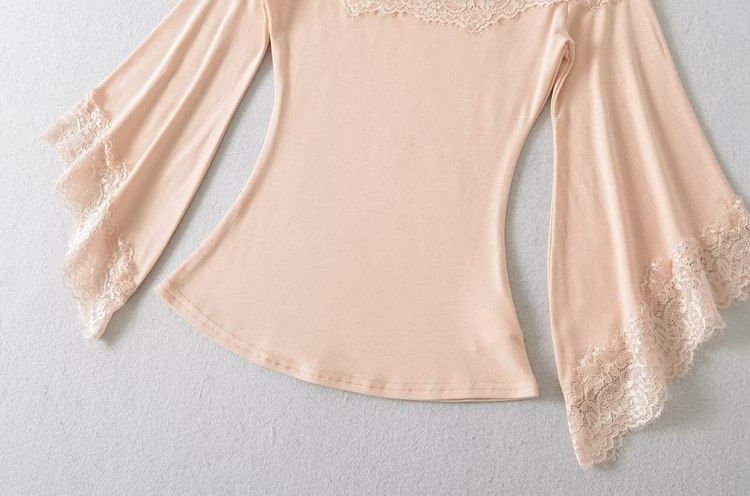 Lace-Trim Off-Shoulder Plain 3/4-Sleeved Crop Tee