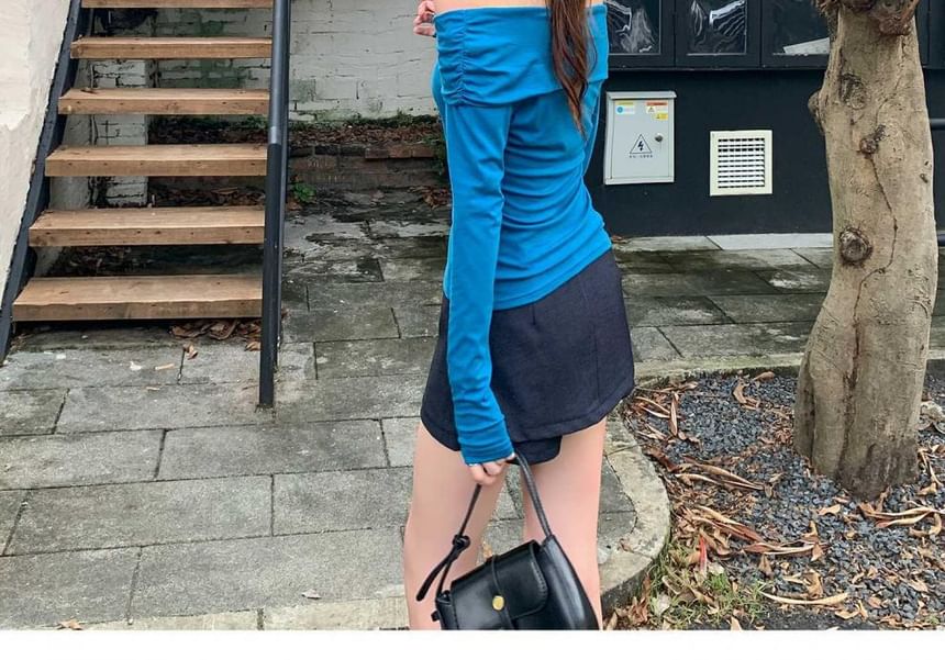 Off-Shoulder Long Sleeve Slim Fit Tee