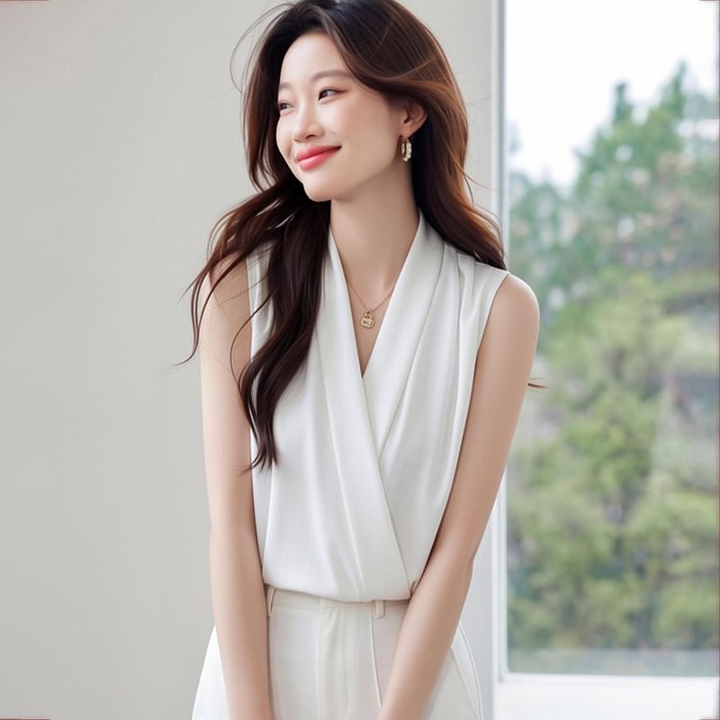 V-Neck Sleeveless Simple Blouse
