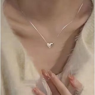 Heart Pendant Glossy Necklace