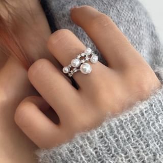 Pearl Ring Faux