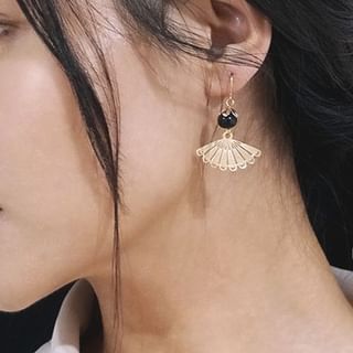 Asymmetrical On Drop Clip Earring / Fan