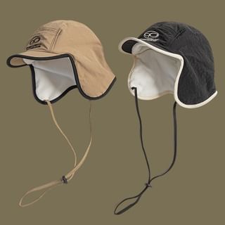 Lettering Hat Print Trapper