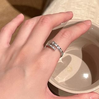 Open Rhinestone Snake Ring
