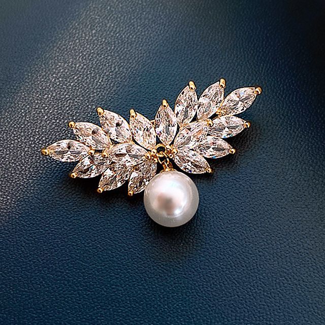 Brooch Pearl