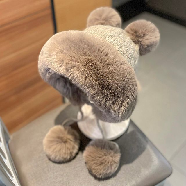 Pom Beanie Panel Fluffy