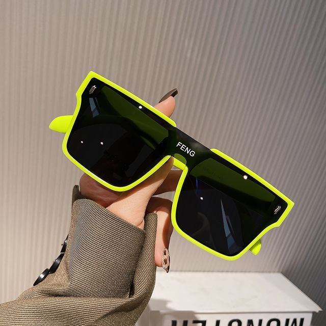 One Square Piece Sunglasses