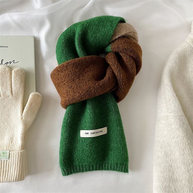 Lettering Block Scarf Applique Knit Color