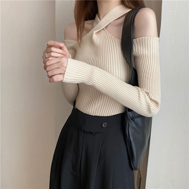 Plain Long-Sleeve Cold-Shoulder Halter Knit Top