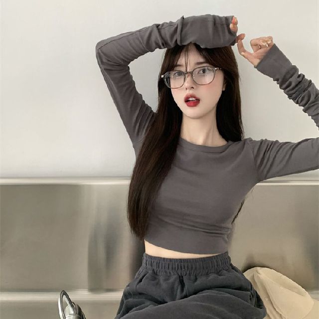 Long-Sleeve Crop Slim Tee Round Fit Neck Plain