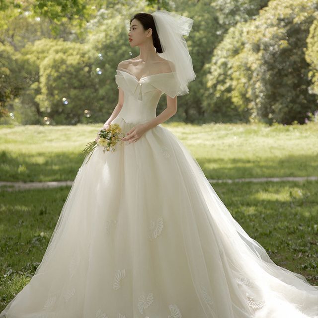 Off-Shoulder Ball Plain Wedding Gown