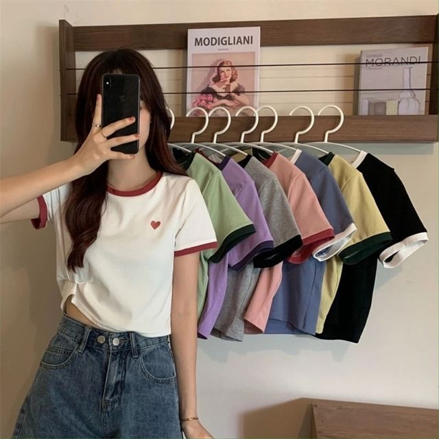 Short-Sleeve Heart Tee Neck Contrast Trim Round