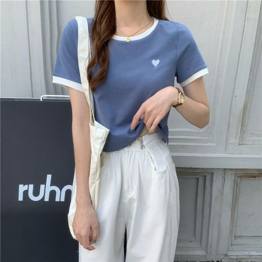 Cropped Embroidered Short-Sleeve Trim Heart Contrast Tee