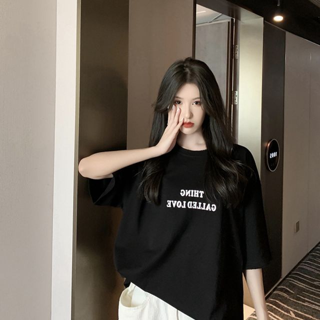 Tee Neck Lettering Short-Sleeve Round