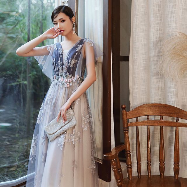 Sleeveless A-Line Gown Evening Mesh V-Neck