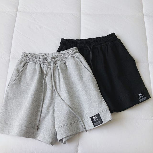 Plain Shorts Waist High Applique Label