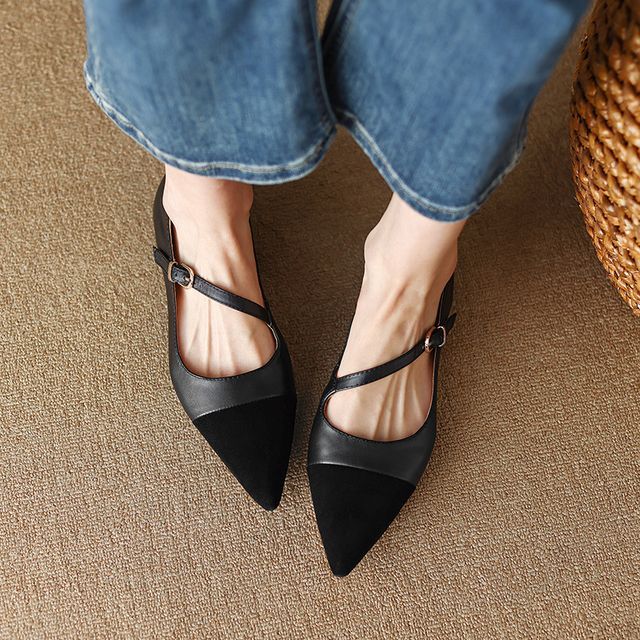 Pointed Buckled Flats Strap