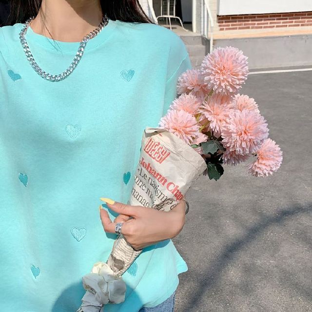 Embroidered Tee Heart Neck Round Short-Sleeve