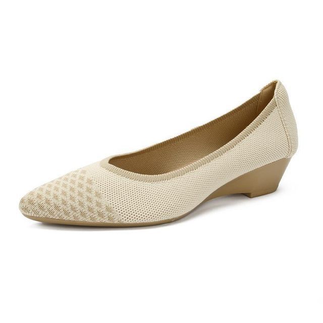 Wedge Pointed Pumps