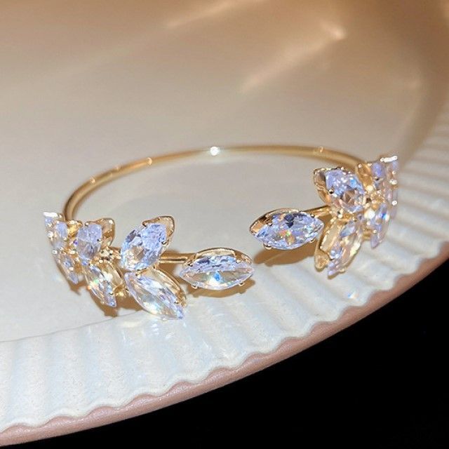 Leaf Alloy Open Rhinestone Bangle