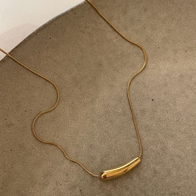 Curve Necklace Pendant