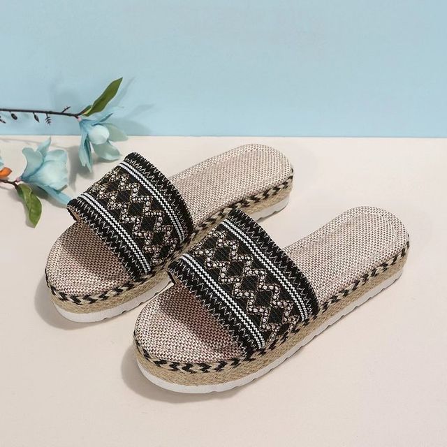 Patterned Platform Sandals Slide
