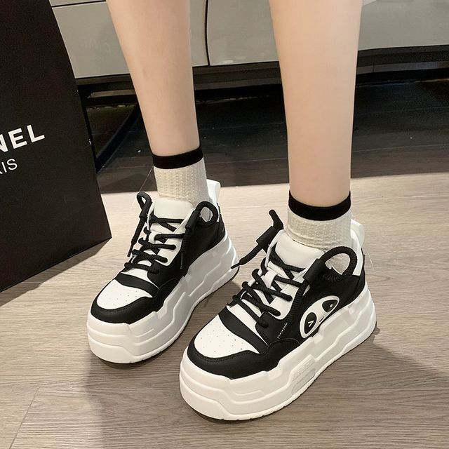 Sneakers Panda Platform Lace-Up Applique